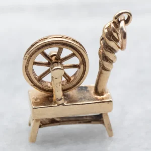 Sleeping Beauty's Gouden Spinning Wheel Charm