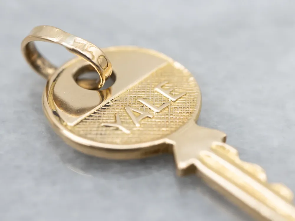 Nostalgisch Gold "Yale" Key Charm Pendant