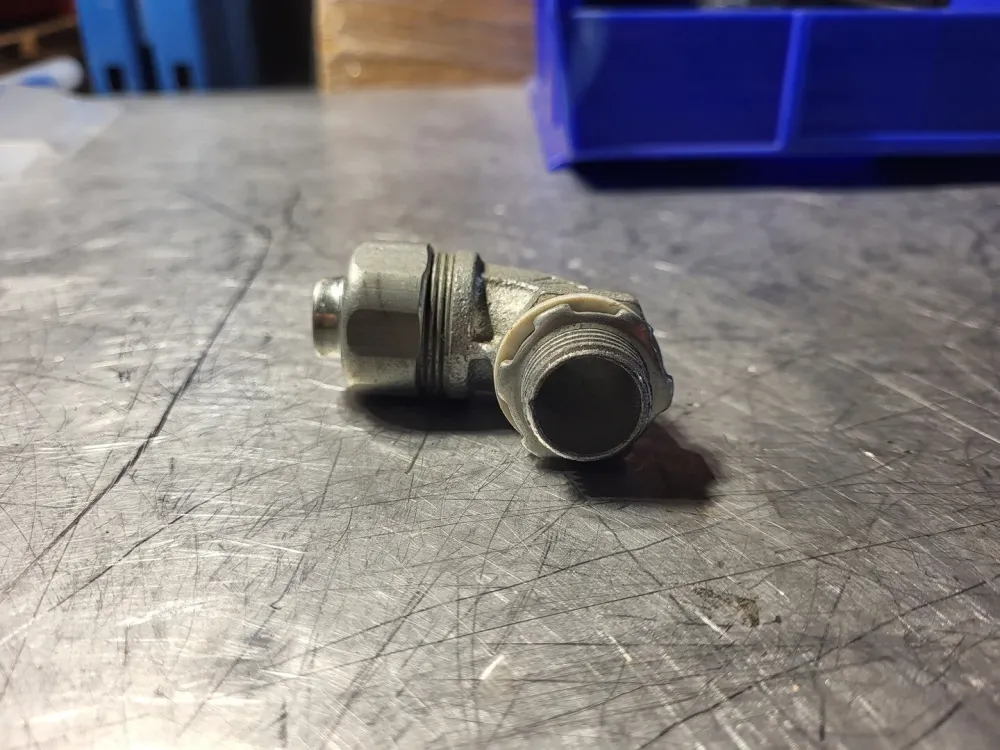 1/2", 90 Deg. Liquid Tight Connector MPT 5252 met 6 verschillende bits