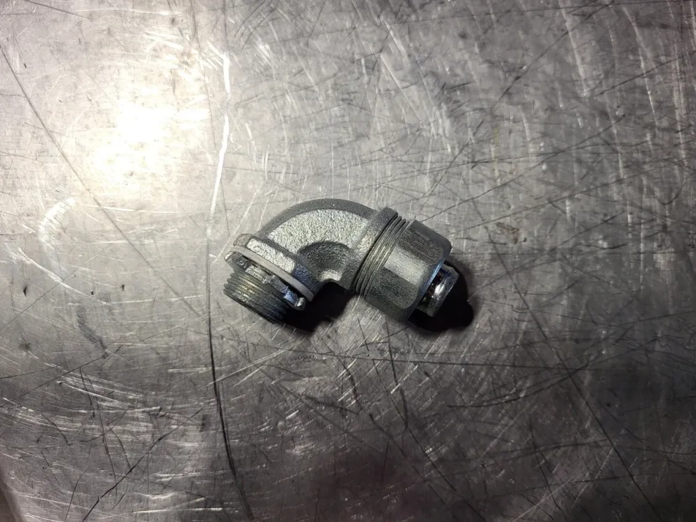 1/2", 90 Deg. Liquid Tight Connector MPT 5252 met 6 verschillende bits