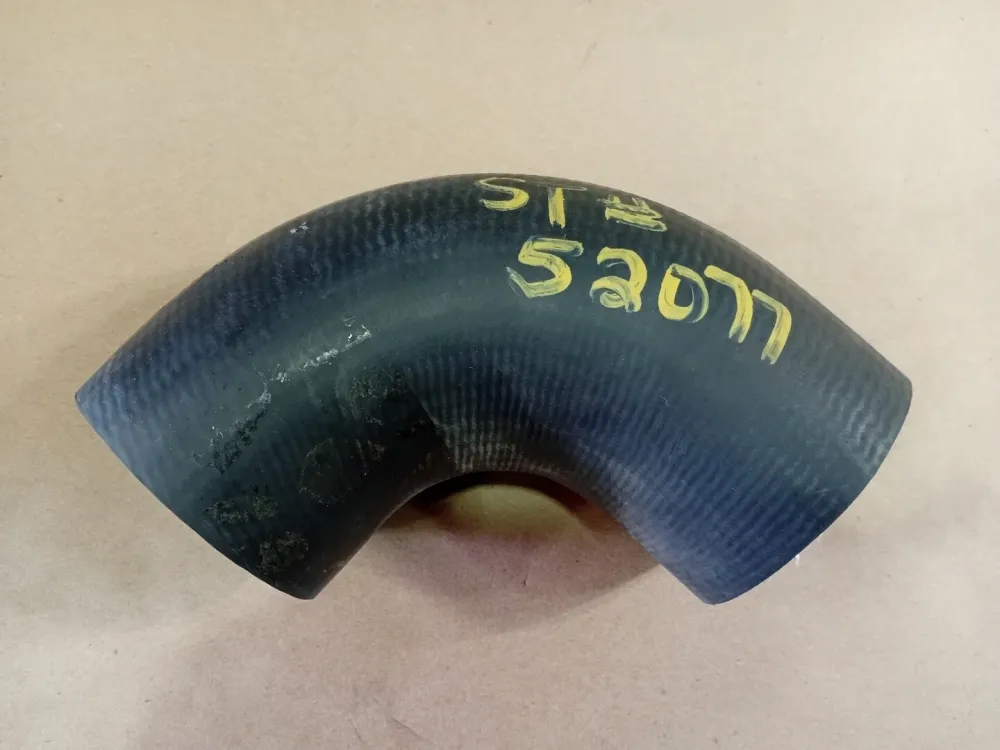 63.5mm Enkel Bend Coolant Hose 3R-1317 compatibel met Ford Focus MK3