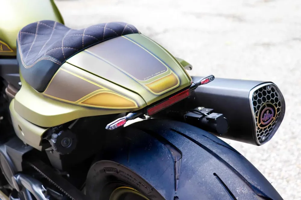 Cult-Werk LED 3 1 achterlichtkit glanzend zwart voor Harley