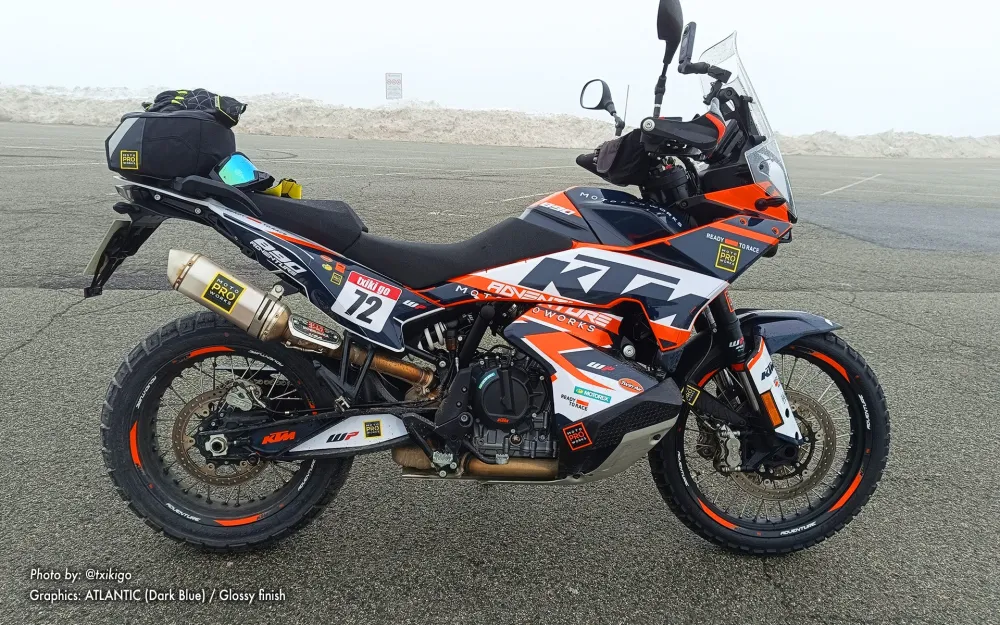 KTM 790/890 Adventure R/S 2023 GRAPHICS - "Atlantic" (Donkerblauw)
