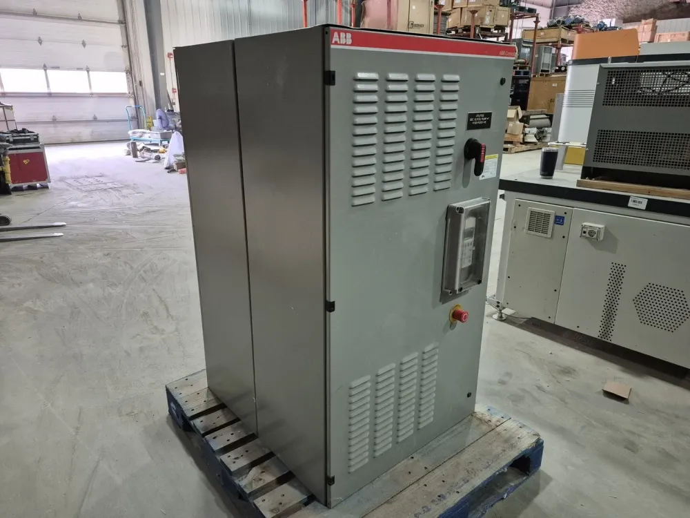 50 hp, 600 Volt, 3-ph VFD ACS800-04-0060-7+K454+L503 voor Vrachtwagens