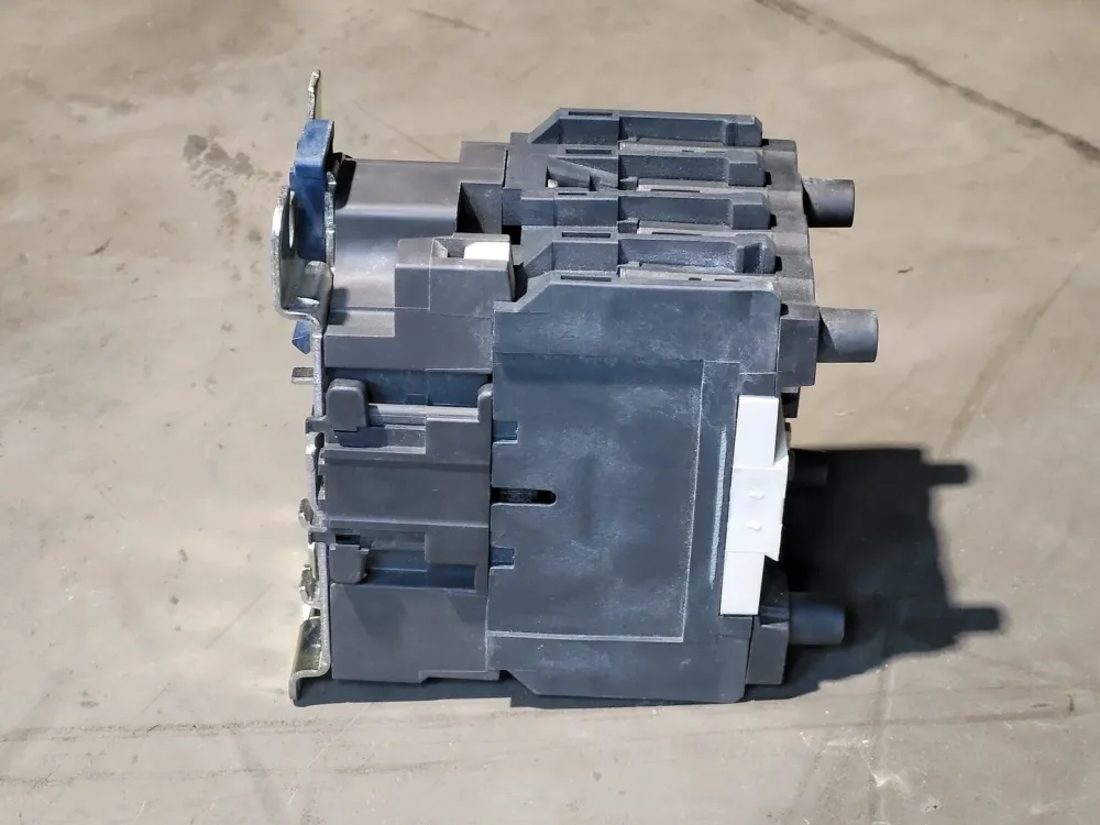 60 Amp Contactor LC1D40008F7