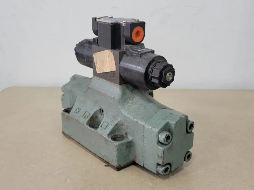 Directional Valve Pilot Operated DSHG-06-3C2-D12-5390, 02131426 voor Vrachtwagens