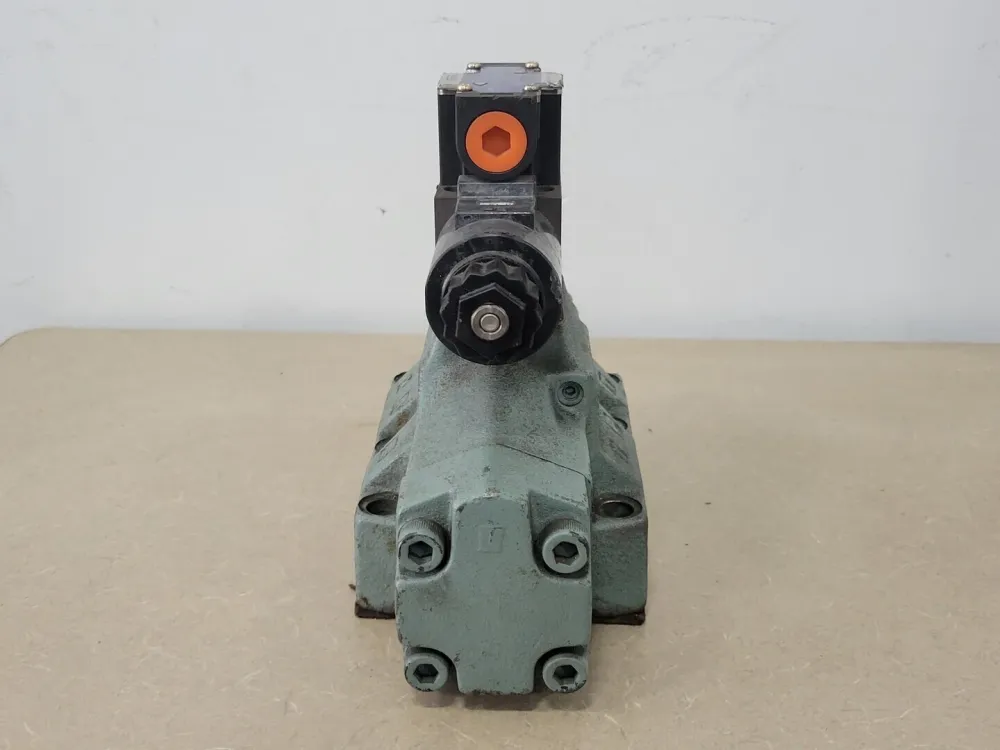Directional Valve Pilot Operated DSHG-06-3C2-D12-5390, 02131426 voor Vrachtwagens