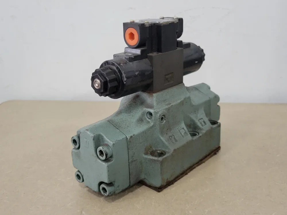 Directional Valve Pilot Operated DSHG-06-3C2-D12-5390, 02131426 voor Vrachtwagens