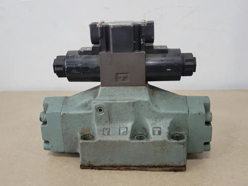 Directional Valve Pilot Operated DSHG-06-3C2-D12-5390, 02131426 voor Vrachtwagens