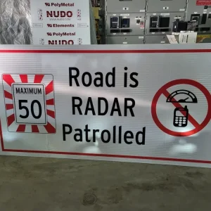96" x 48" Road is Radar Patrolled - Maximum 50 km/h Sign voor Vrachtwagens